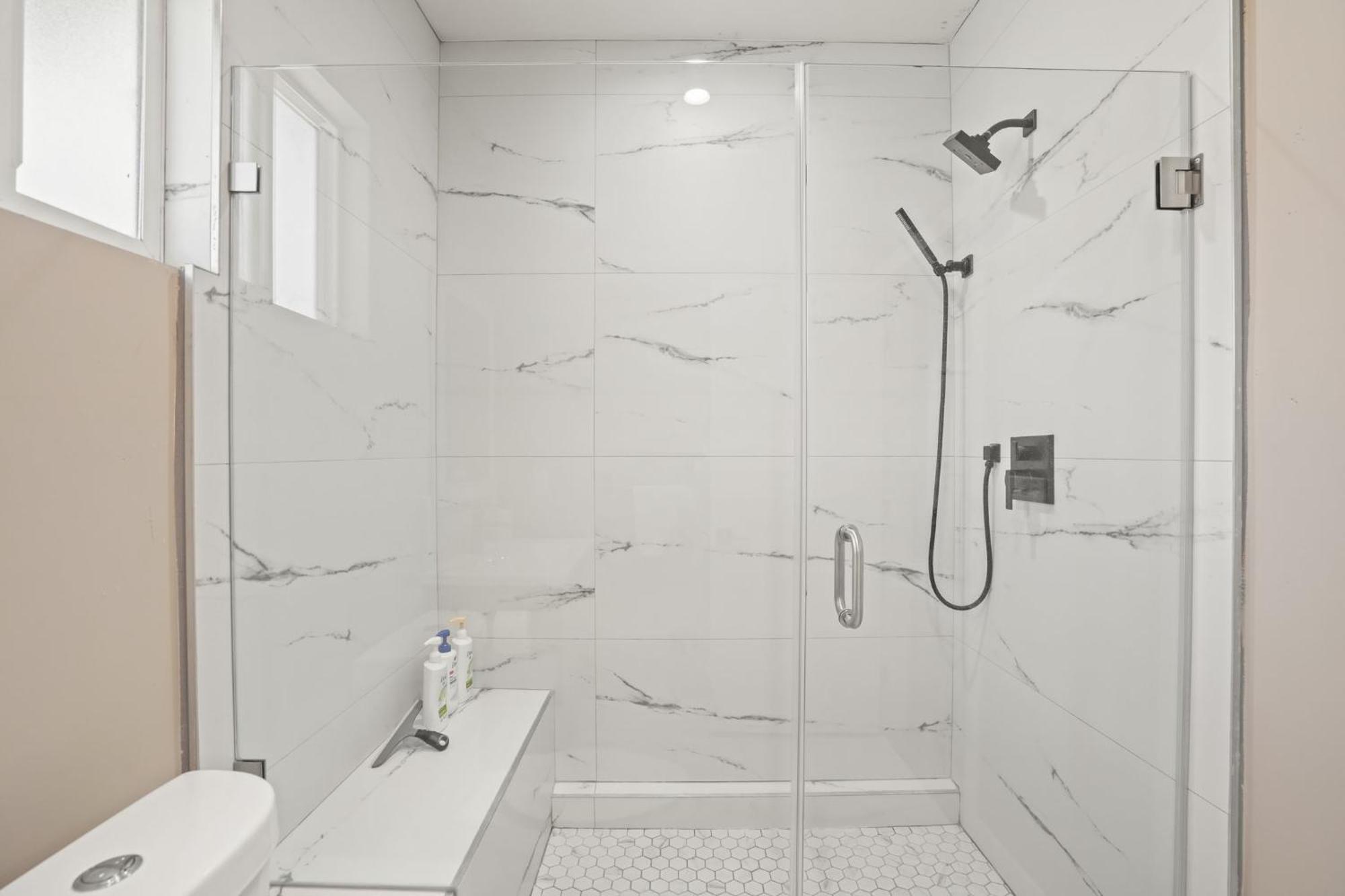 New Modern Cozy Guest House, Parking, Pet Friendly In Mar Vista! Ferienhaus *